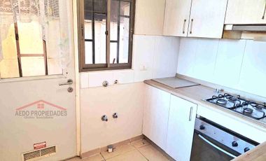 Se Vende Casa de dos pisos, a la altura de paradero 15, Villa Cumbres del Valle, comuna de La Cruz.