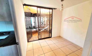 Se Vende Casa de dos pisos, a la altura de paradero 15, Villa Cumbres del Valle, comuna de La Cruz.