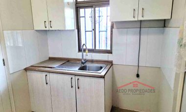 Se Vende Casa de dos pisos, a la altura de paradero 15, Villa Cumbres del Valle, comuna de La Cruz.