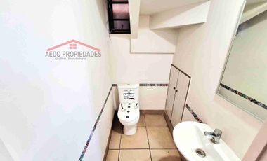 Se Vende Casa de dos pisos, a la altura de paradero 15, Villa Cumbres del Valle, comuna de La Cruz.