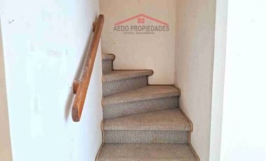 Se Vende Casa de dos pisos, a la altura de paradero 15, Villa Cumbres del Valle, comuna de La Cruz.