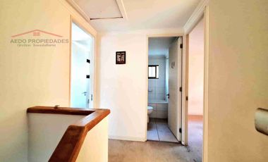 Se Vende Casa de dos pisos, a la altura de paradero 15, Villa Cumbres del Valle, comuna de La Cruz.