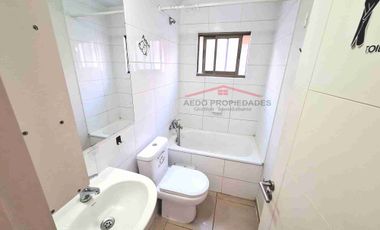 Se Vende Casa de dos pisos, a la altura de paradero 15, Villa Cumbres del Valle, comuna de La Cruz.