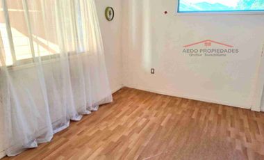 Se Vende Casa de dos pisos, a la altura de paradero 15, Villa Cumbres del Valle, comuna de La Cruz.