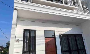 town house 2 lantai tengah kota Dp 10 juta
