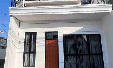 town house 2 lantai tengah kota Dp 10 juta
