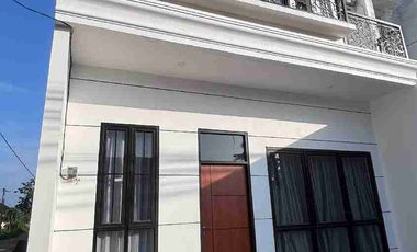 town house 2 lantai tengah kota Dp 10 juta