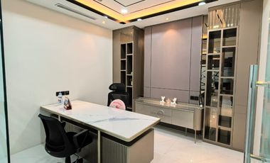 Office Pakuwon Tower Tunjungan Plaza 6 Full Furnish, 3 unit Jadi 1 luas 202m2 sudah strata title siap huni