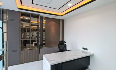Office Pakuwon Tower Tunjungan Plaza 6 Full Furnish, 3 unit Jadi 1 luas 202m2 sudah strata title siap huni