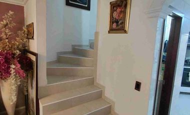 VENDO FLORIDABLANCA  VILLA CAÑAVERAL  ESCLUSIVA CASA 180 METROS  TRES PISOS 4 ALCOBAS.