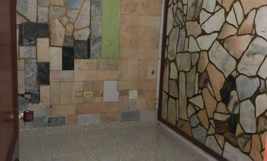 🏠 CASA DE 3 PLANTAS EN VENTA – EXCELENTE OPORTUNIDAD DE INVERSIÓN