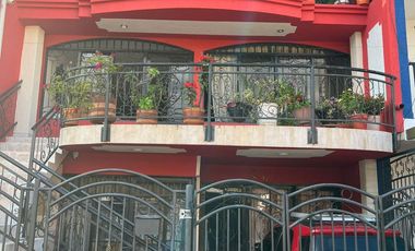 🏠 CASA DE 3 PLANTAS EN VENTA – EXCELENTE OPORTUNIDAD DE INVERSIÓN