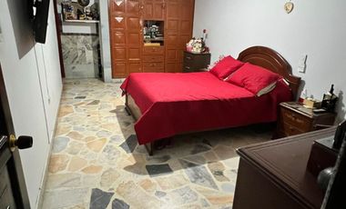 🏠 CASA DE 3 PLANTAS EN VENTA – EXCELENTE OPORTUNIDAD DE INVERSIÓN