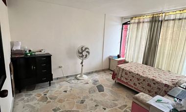 🏠 CASA DE 3 PLANTAS EN VENTA – EXCELENTE OPORTUNIDAD DE INVERSIÓN