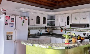 🏠 CASA DE 3 PLANTAS EN VENTA – EXCELENTE OPORTUNIDAD DE INVERSIÓN