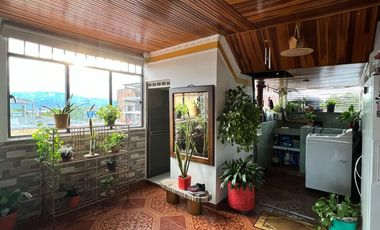 🏠 CASA DE 3 PLANTAS EN VENTA – EXCELENTE OPORTUNIDAD DE INVERSIÓN