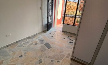 🏠 CASA DE 3 PLANTAS EN VENTA – EXCELENTE OPORTUNIDAD DE INVERSIÓN