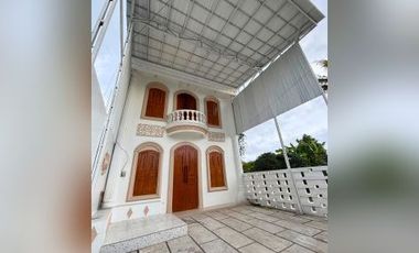 Rumah Baru 2 Lantai – Mediterania Klasik di Tengah Kota Jogja