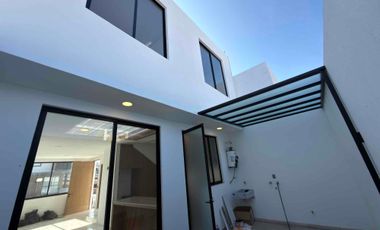 CASA EN RENTA EN CAÑADAS DEL BOSQUE TRES MARÍAS