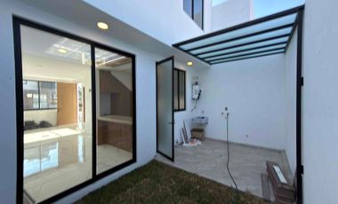 CASA EN RENTA EN CAÑADAS DEL BOSQUE TRES MARÍAS