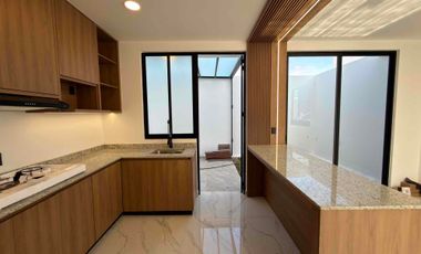 CASA EN RENTA EN CAÑADAS DEL BOSQUE TRES MARÍAS