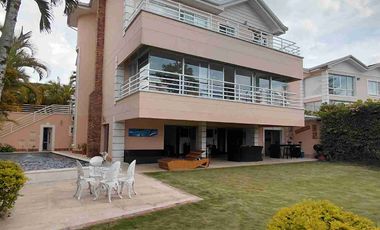 VENDO  PIEDECUESTA CONJUNTO RESIDENCIAL  RUITOQUE CONDOMINIO EXCLUSISVA CASA  LA ALDEA.  650 METROS  CONSTRUIDOS. CON DISPONIBLE JARDIN Y PISCINA.