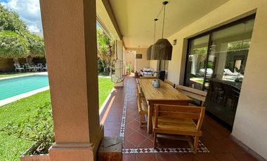 Importante Casa En San Luis. Por Mudanza. Acepta Permuta En Caba. Recibimos Automotores. Financiación.