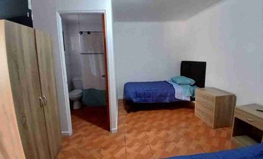 Corredora de propiedades arrienda casa amoblada en Calama, concapacidad para 16 persona