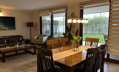 VENTA CASA MEDITERRANEA EN PIEDRA ROJA - No Perimetral | 3D+SALA ESTAR + TERRAZA + QUINCHO | A Pasos Colegio San Anselmo y Pedregales