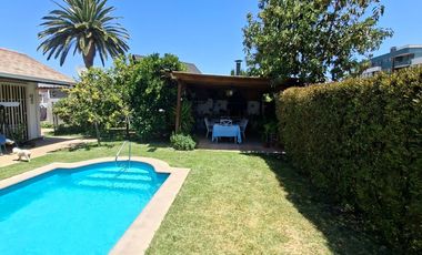 Espectacular  Casa de 1 piso, 5D, 3B, 4E  construcción solida a pasos Clínica Los Carrera, Quilpué