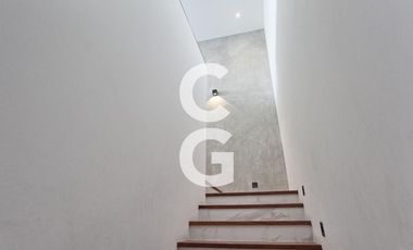 Casa en venta en Cancún en Residencial Lagos del sol a Pie de Lago con Alberca