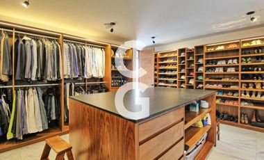 Casa en venta en Cancún en Residencial Lagos del sol a Pie de Lago con Alberca