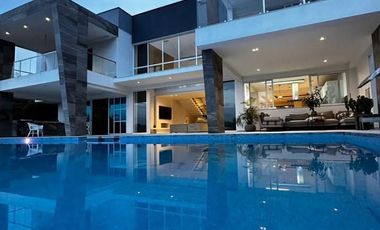 MAJESTUOSA CASA CAMPESTRE EN CERRITOS MALABAR