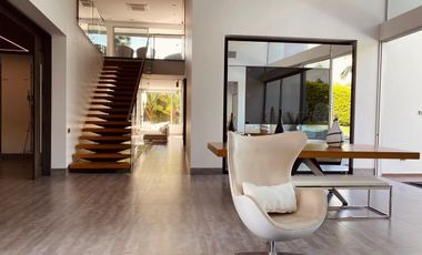 MAJESTUOSA CASA CAMPESTRE EN CERRITOS MALABAR