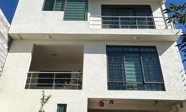 Casa Sola en Santa María Ahuacatitlán, Cuernavaca, Morelos