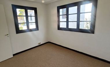 Casa Original Remodelada. Cercana a Estacion de Metro Monseñor Eyzaguirre