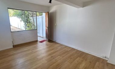 Casa Original Remodelada. Cercana a Estacion de Metro Monseñor Eyzaguirre