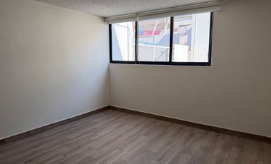 CASA EN RENTA COMPLETAMENTE ACTUALIZADA EN CIUDAD SATELITE, NAUCALPAN DE JUAREZ