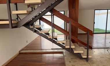 CASA EN RENTA COMPLETAMENTE ACTUALIZADA EN CIUDAD SATELITE, NAUCALPAN DE JUAREZ