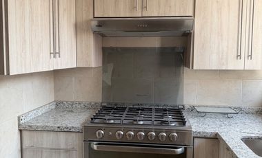 CASA EN RENTA COMPLETAMENTE ACTUALIZADA EN CIUDAD SATELITE, NAUCALPAN DE JUAREZ