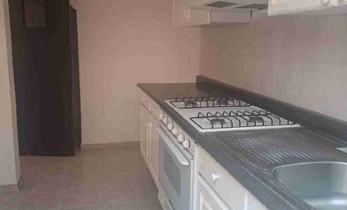 Bonita casa 2 pisos en privada