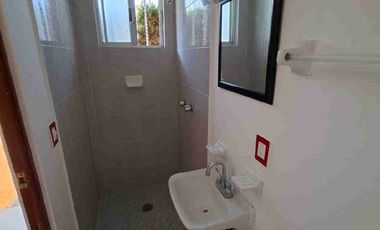 Bonita casa 2 pisos en privada