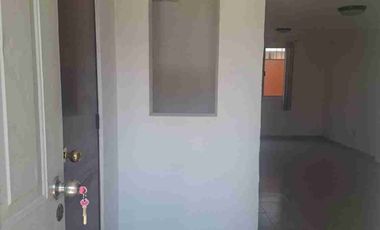 Bonita casa 2 pisos en privada