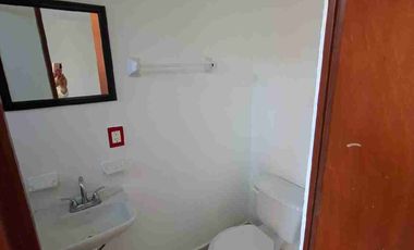 Bonita casa 2 pisos en privada