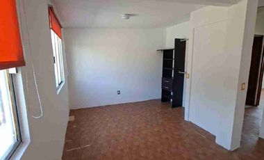 Bonita casa 2 pisos en privada