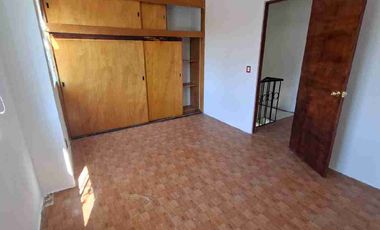 Bonita casa 2 pisos en privada