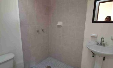 Bonita casa 2 pisos en privada