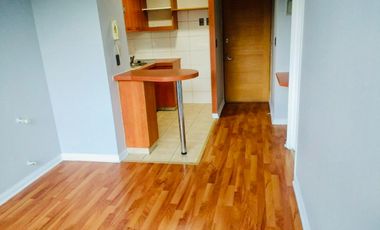 ARRIENDO DPTO 1 DORMITORIO 1 BAÑO / METRO SANTA ANA