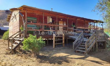Se vende o arrienda con compromiso de compraventa parcela con casa en sector Cuyuncavi bajo, Curacaví.