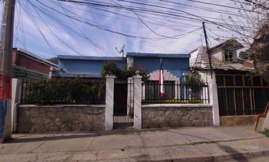 Se vende amplia casa de 4 dormitorios